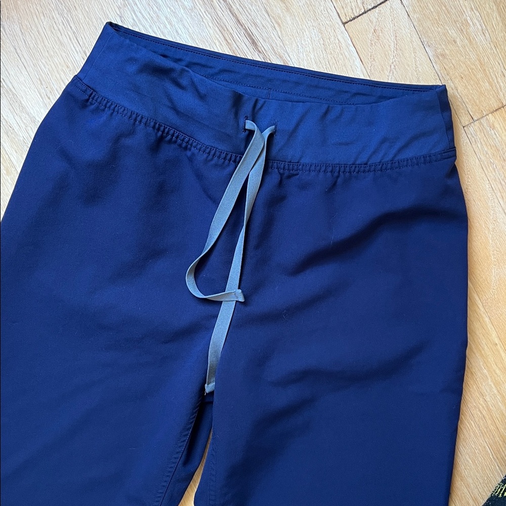 Figs high waisted Livingston scrub bottoms - Picture 3 of 5